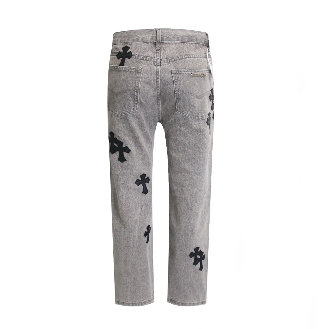 🅿️250 Style Number: D123 Chrome Hearts Matty Boy Sex Records Series Limited JJ Lin Gray and Leather High Street Jeans - CH jeans need to be washed and then disassembled and hand-stitched with sheepskin cross leather and then spliced ​​together to complete the process. The whole process is too complicated to explain. The texture can be seen in the hand, and it’s all about looking good. These are the most beautiful pants in Crow’s heart. They are made of beaded canvas fabric, and heavy washing makes the upper body of the fabric more textured, and the pants shape is tall and straight! The three-dimensional cutting of the whole trousers is a masterpiece! The hardware is customized by zp. The beaded canvas fabric is thick and soft after being washed. It has good breathability. Customized small leather label. Unique design. The details are simple and elegant, and the workmanship is exquisite. The whole trousers are neatly routed and the details are in place! It’s so cool that both men and women can easily control the trend of gender-neutral shorts!  Color: Gray with black Size: 28 30 32 34 36 Corresponding sizes s-xxl Available in seconds. Detailed sizes can be found in picture 9. Pants length: 107/108/109/110/111 Waist: 71/76/81/86/91 Sitting: 101/106/111/116/121